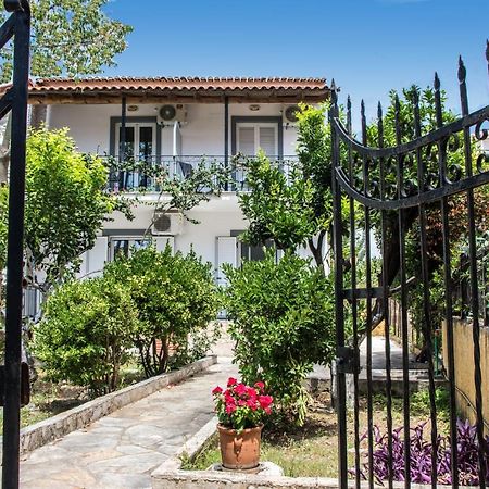 Irini Apartments And Studios Agios Gordios  Exteriör bild