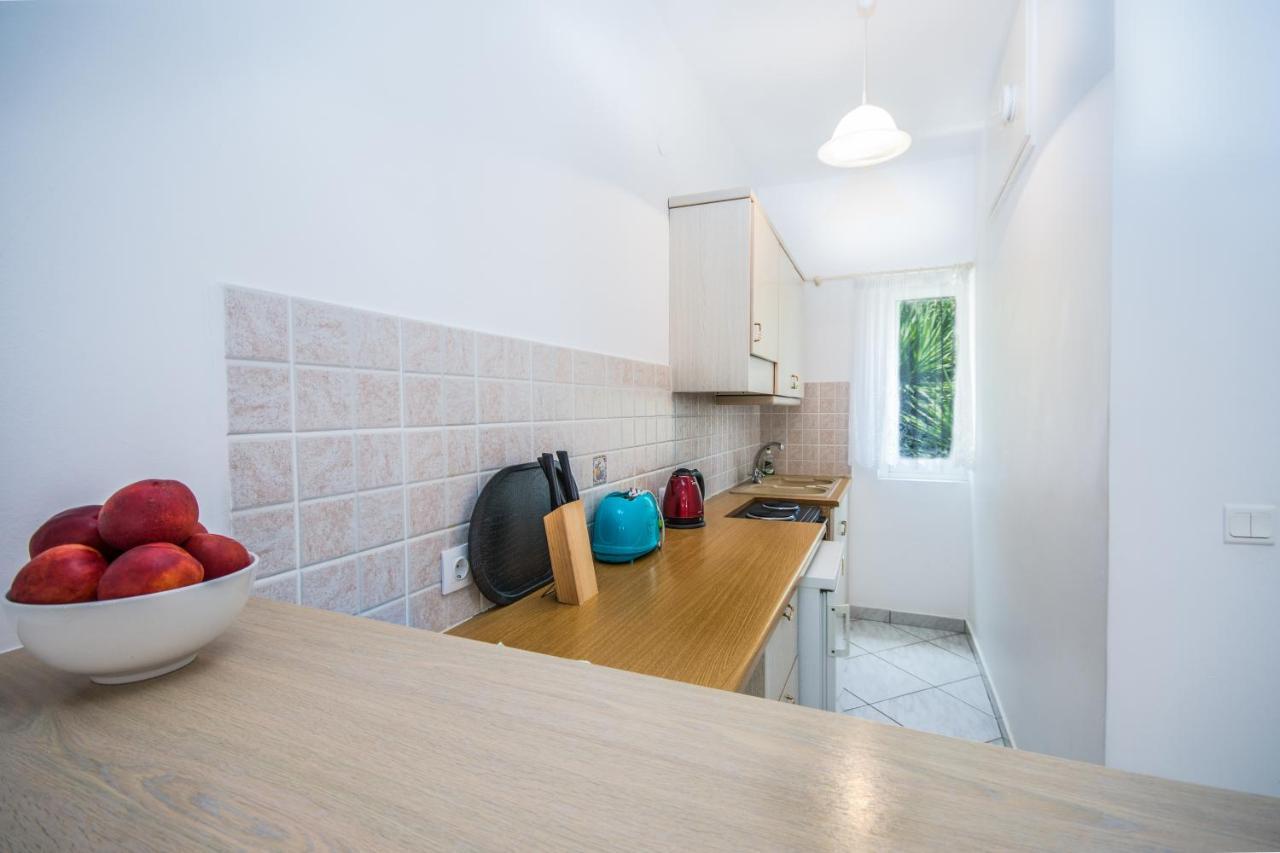 Irini Apartments And Studios Agios Gordios  Exteriör bild