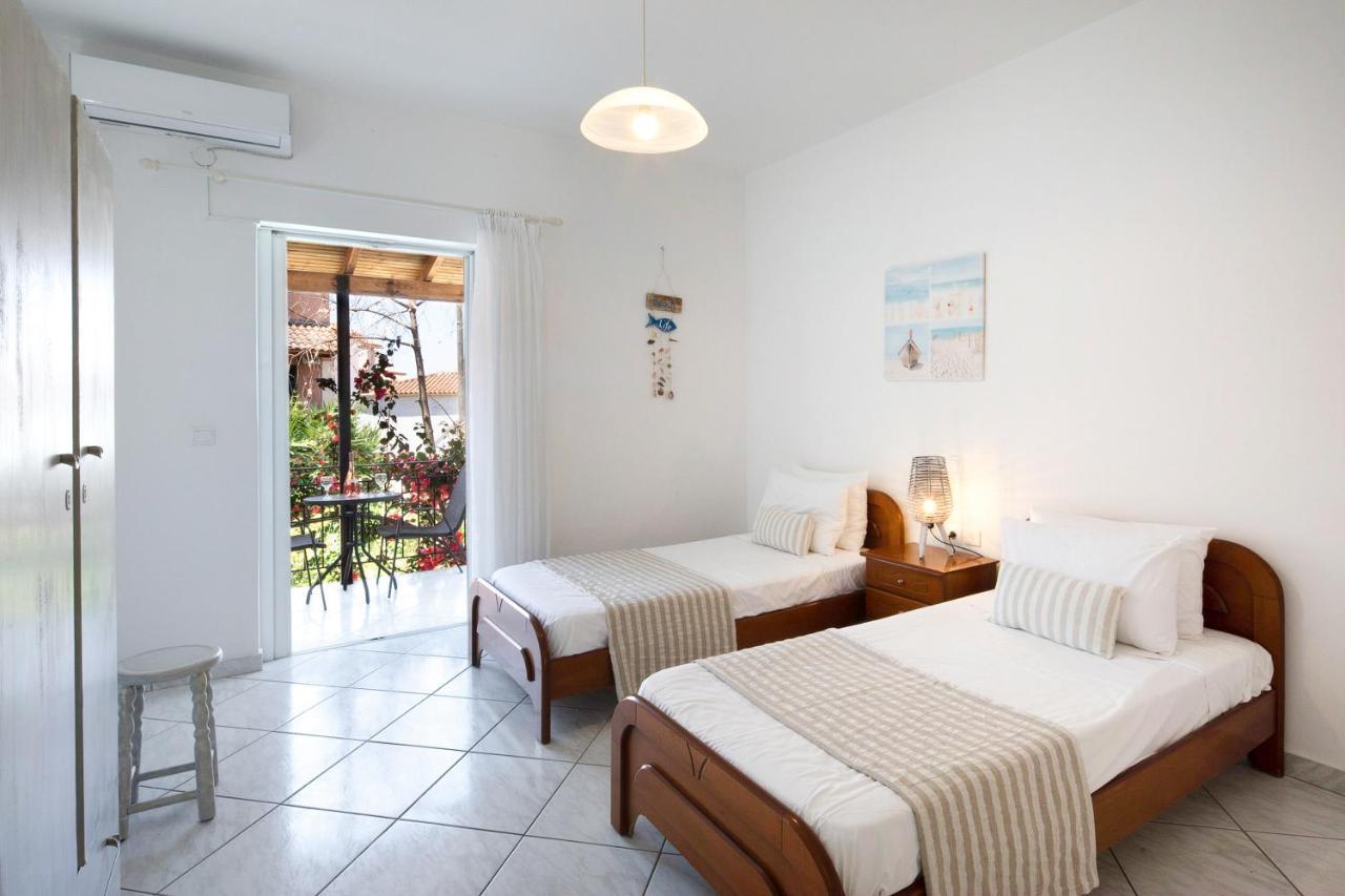 Irini Apartments And Studios Agios Gordios  Exteriör bild
